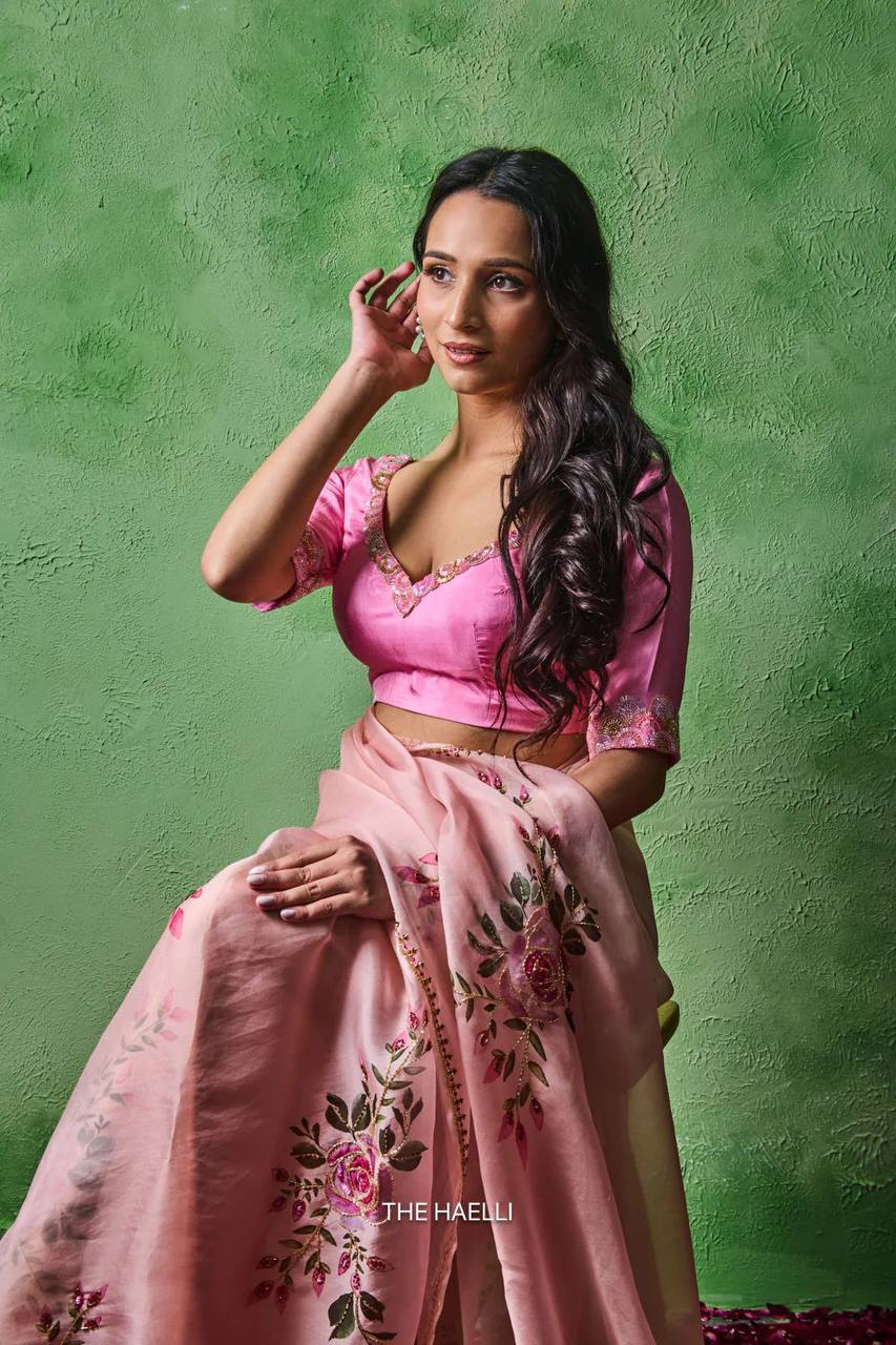 Premium Soft Tabby Floral & Sparrow Print Saree with Cutdana Handwork | Designer Party Wear, Wedding & Festive Saree with Jalpari Silk Blouse